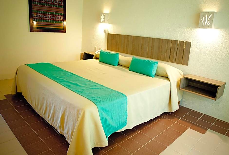 Plaza Palenque Hotel & Convention Center