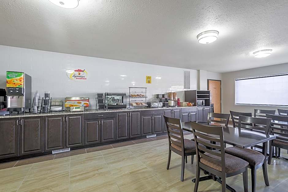 Super 8 by Wyndham Grande Prairie