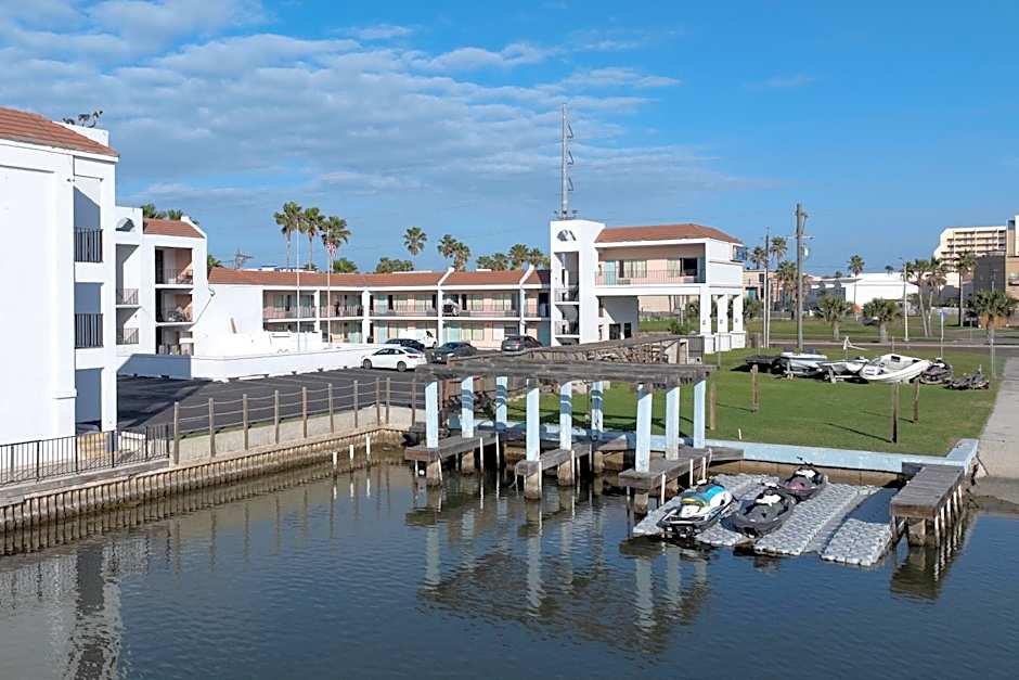 WindWater Hotel and Marina