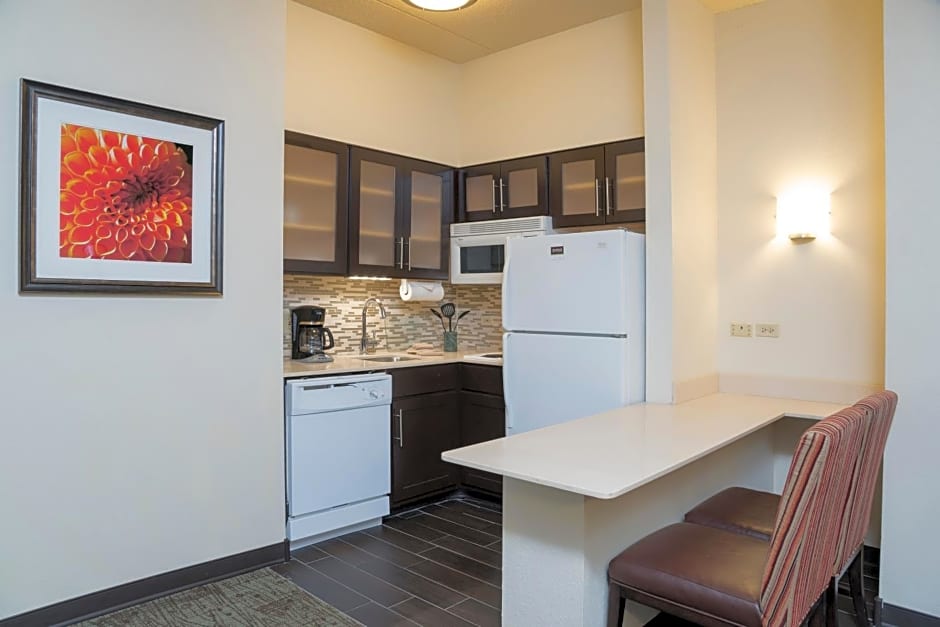 Staybridge Suites Chicago-Oakbrook Terrace, an IHG Hotel