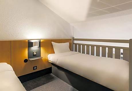 Classic Quadruple Room