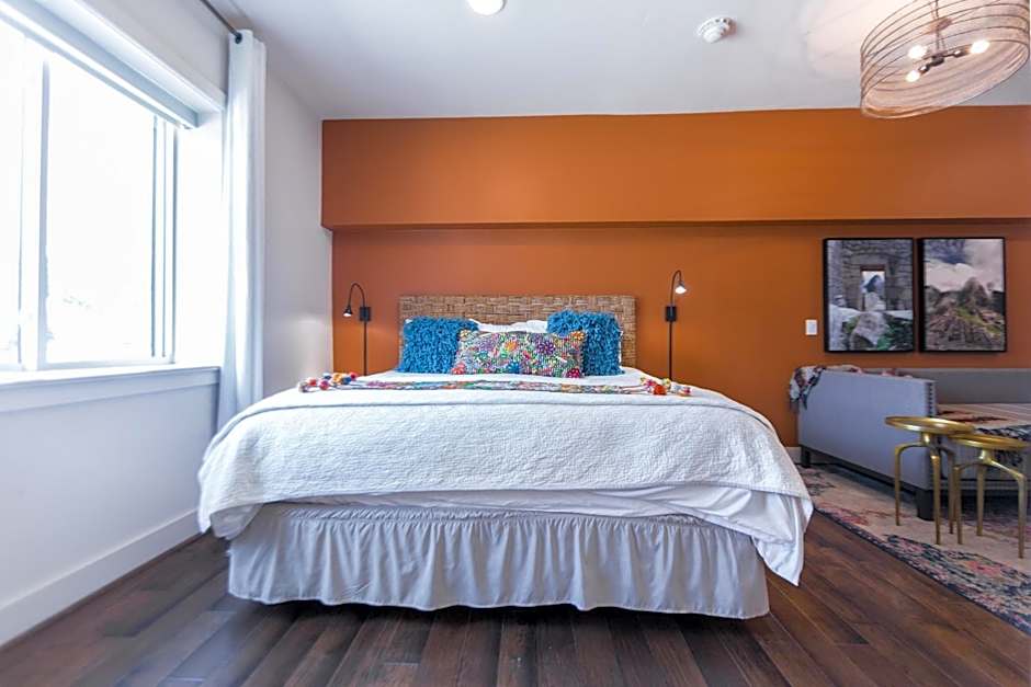 The Bishop Arts Hotel by Qresorts