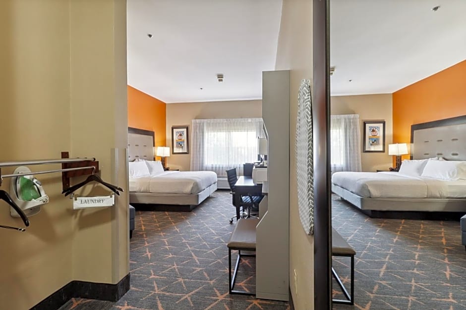 Holiday Inn Hotel & Suites Slidell