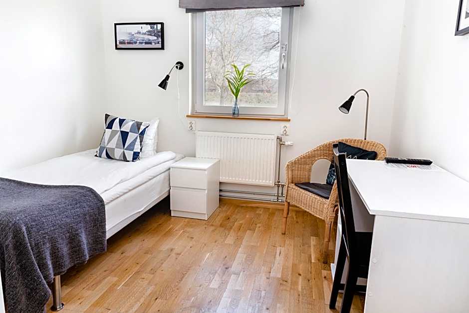 Photo 1 of 4 of Single Room