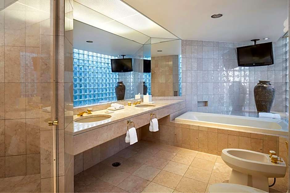 Metropolitan Hotel Vancouver by Marriott