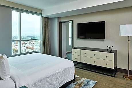 Presidential Suite, 1 King, Sofa bed