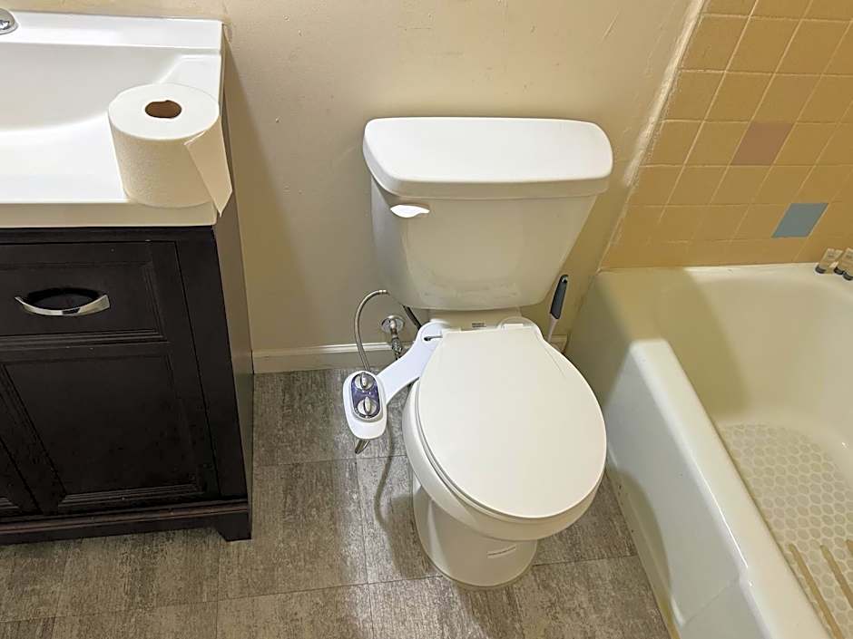 Country Club Inn & Suites