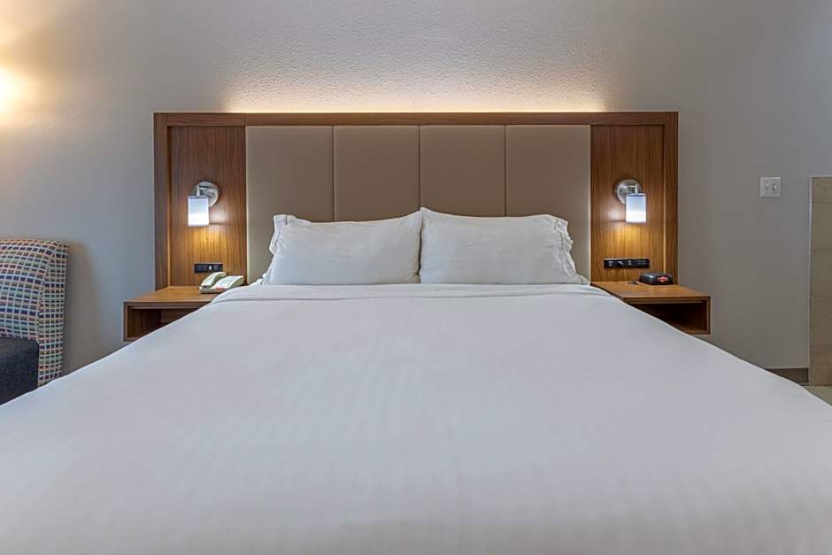 Holiday Inn Express Indianapolis Southeast Hotel By IHG