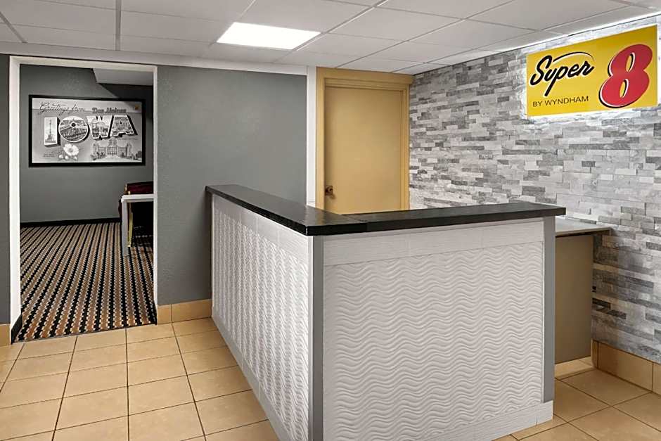 Super 8 by Wyndham Des Moines