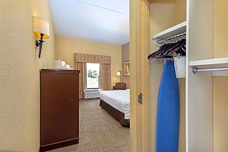 1 King Bed Nonsmoking