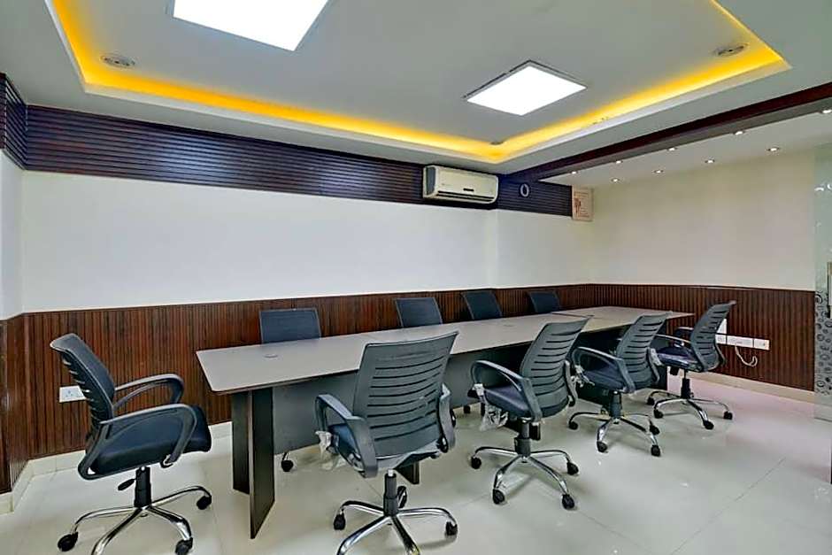 Silver Leaf Noida Hotel