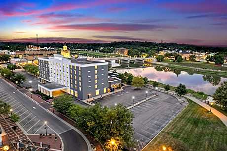 Courtyard by Marriott Hamilton
