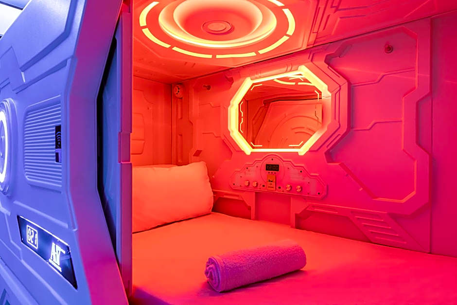 Art Seven Hostel Capsules