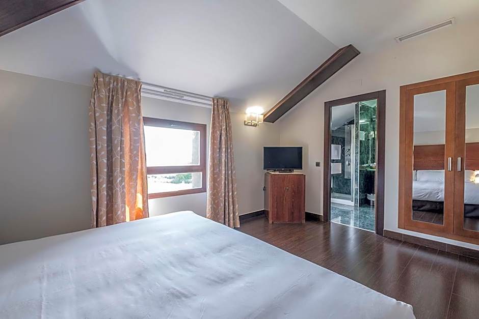 Photo 1 of 10 of Suite
