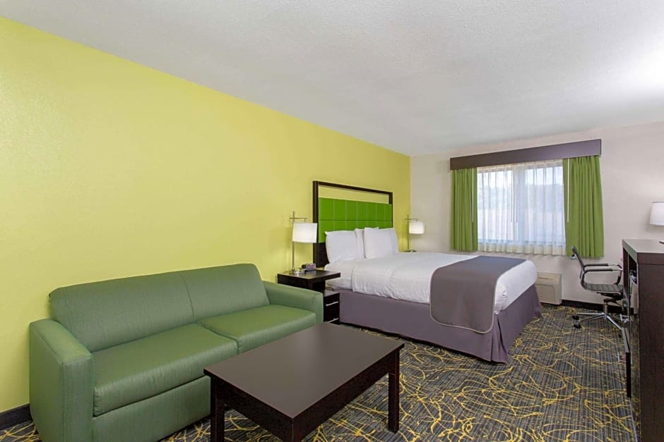 AmericInn by Wyndham Delafield