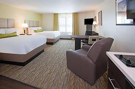 2 Queen Studio Suite Mobil Access Tub