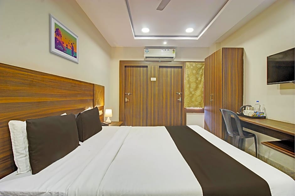 OYO 6651 Hotel Srujana Stay Inn