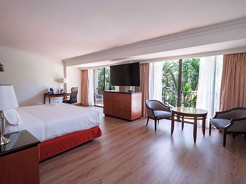 HS HOTSSON Hotel Tampico