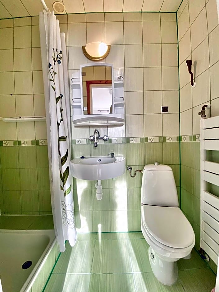 Pokoje Gościnne Pod Jaworem - obok pięknego szlaku wzdłuż rzeki Białka, 1km do stoków Kotelnica