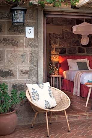 Queen Room with Garden View