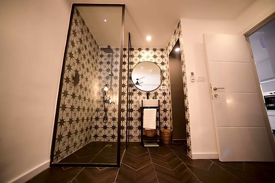 Z-32 Luxury Boutique Apartment - דירה מעוצבת ומזמינה