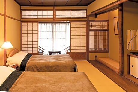 Japanese-Style Standard Twin Room(bed) with Shared Bathroom