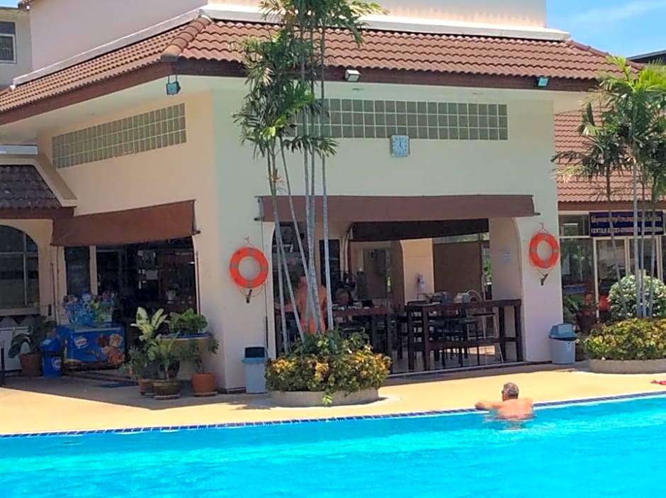 B&B View Talay 1B by Franco Jontiem