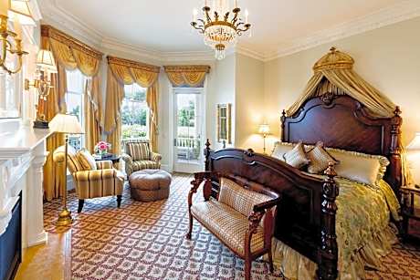 Regency Signature Guest Room
