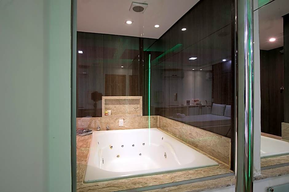 Motel fantasy 4 (adult Only)