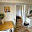 JstLikeHome - Old Ottawa Suite & Guesthouse