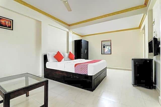 Round Cube Guest House