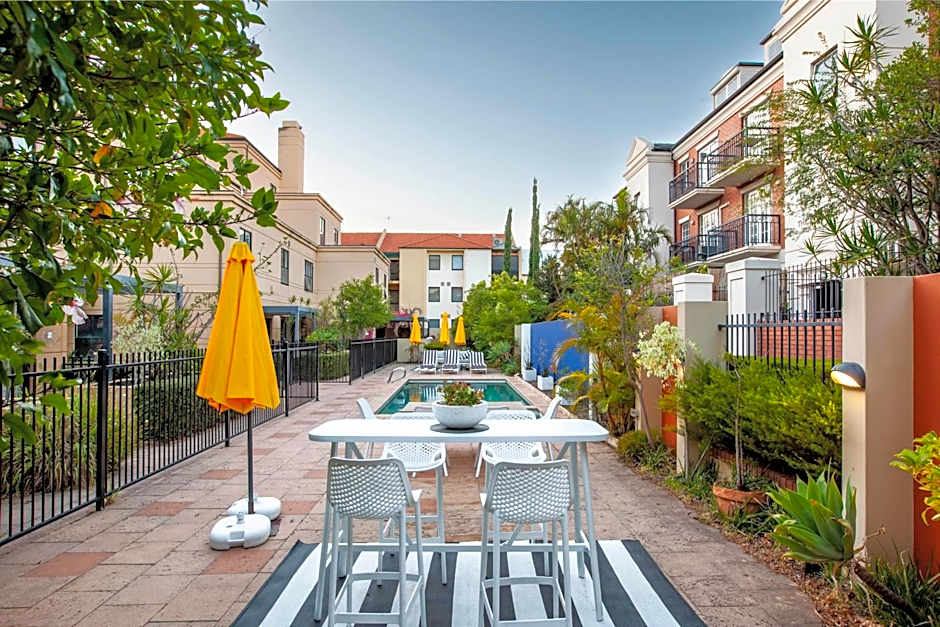 2BDR 1BTH 1PRK - Northbridge Magic