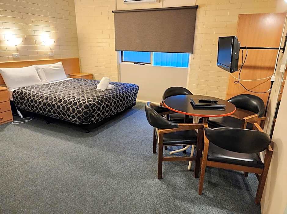 Hume Inn Motel