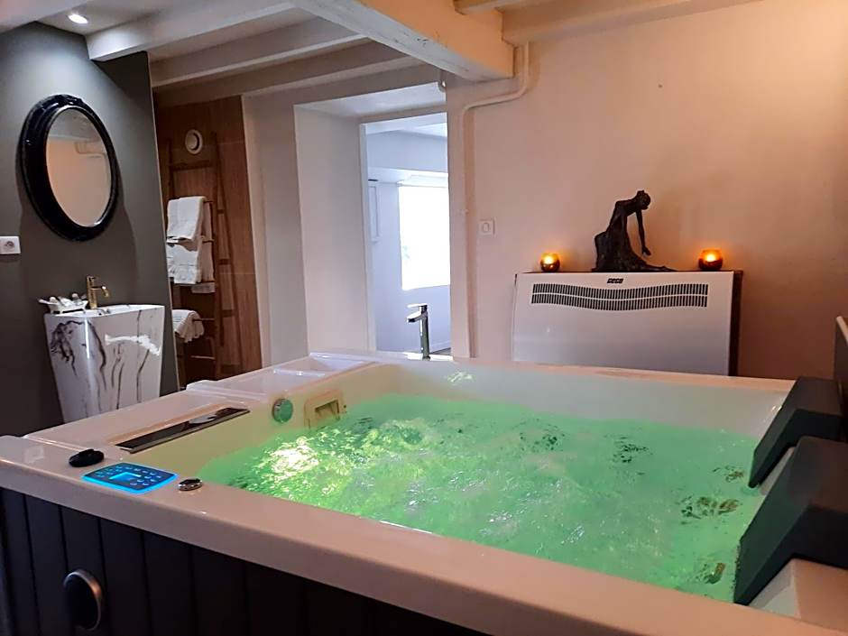 CHARME AU FIL DE L'EAU