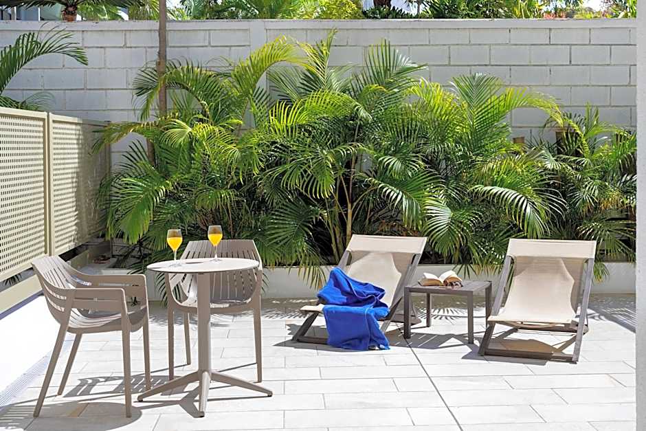 Alexandre Hotel La Siesta