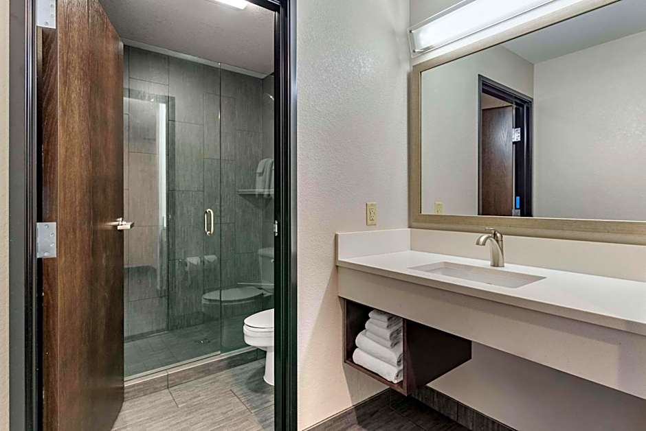 Comfort Inn & Suites Tualatin Lake Oswego South