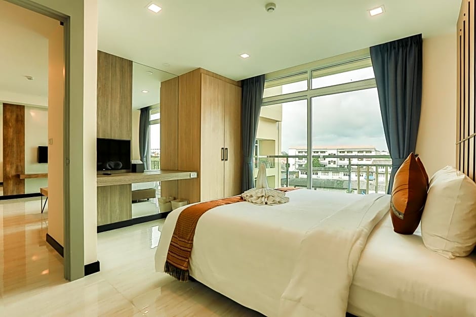 Crystal Palace Luxury Hotel Pattaya