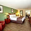 Travelodge by Wyndham Macon West