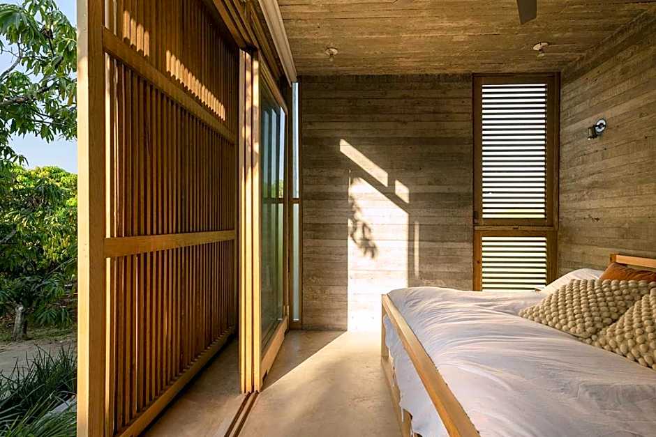 Ona & Sich - Casa Macu Saladita surf break