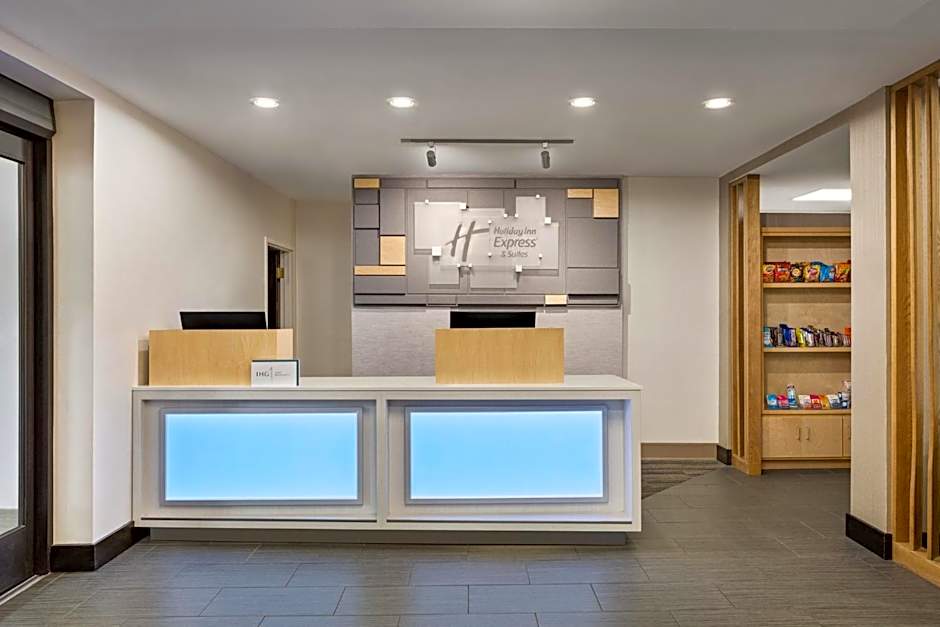 Holiday Inn Express & Suites Greenville-Downtown by IHG