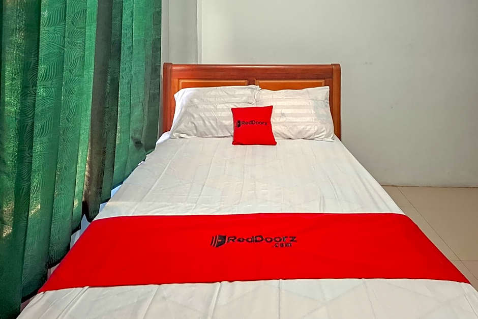 RedDoorz Syariah at Fariza Guesthouse Kendal