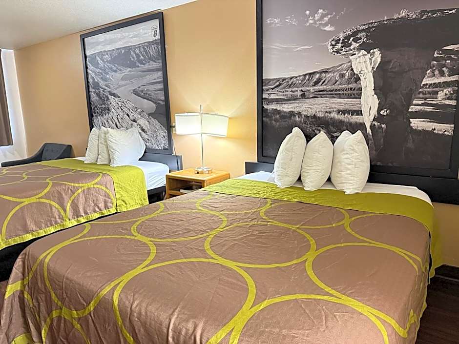 Hardin Lodge By Capital O Little Bighorn Battlefield I-90