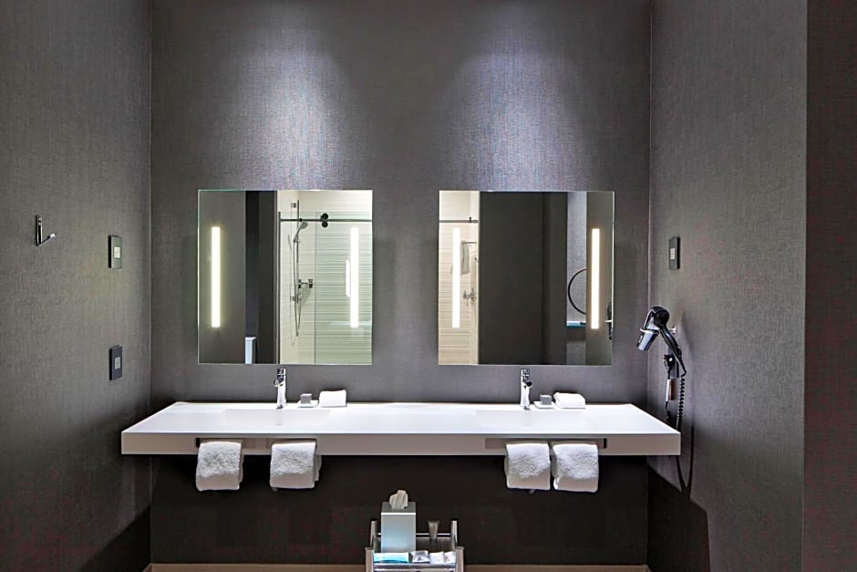 AC Hotel by Marriott Des Moines East Village