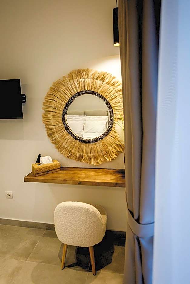 Naias Nemeia Luxury Rooms