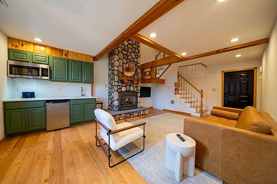 The Haüs Windham - Luxury Suites, Hot Tub, Mountain Views!