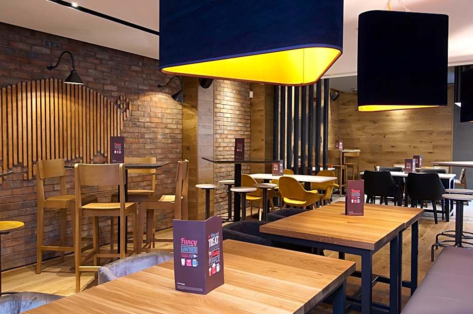 Premier Inn Halifax Town Centre