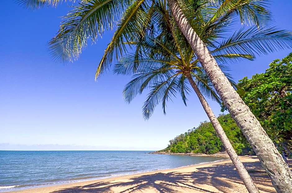 Roydon Beachfront Apartments