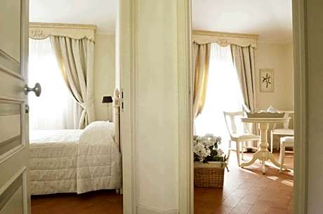 Junior Suite with Garden View