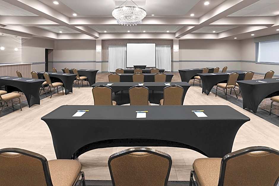 Days Hotel by Wyndham Toms River Jersey Shore