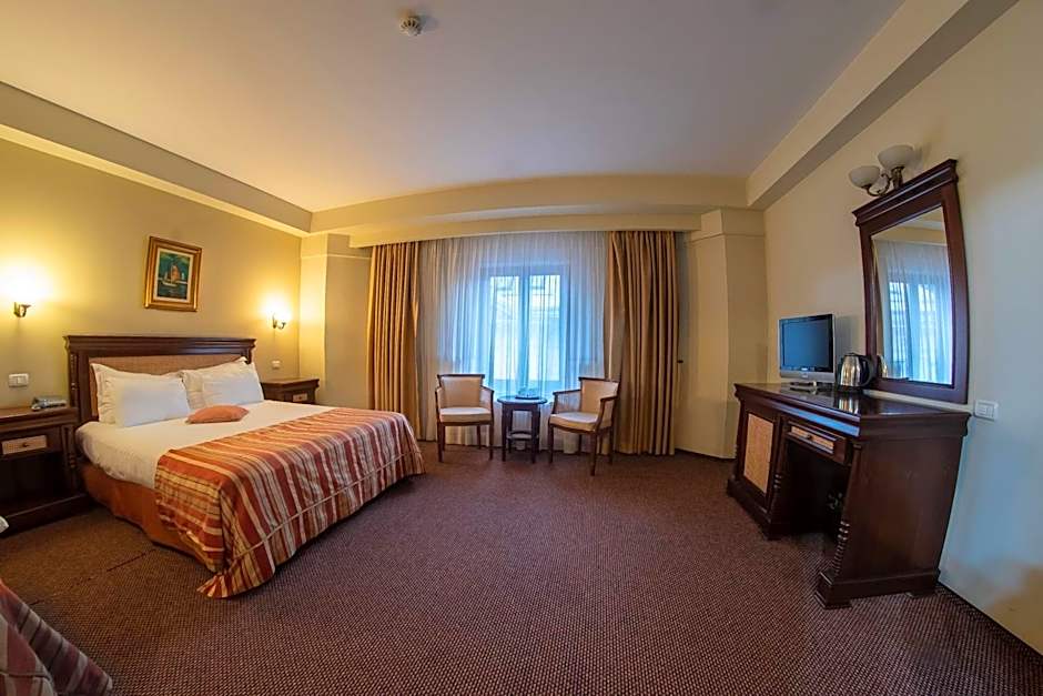 Atrium Hotel Ateneu City Center